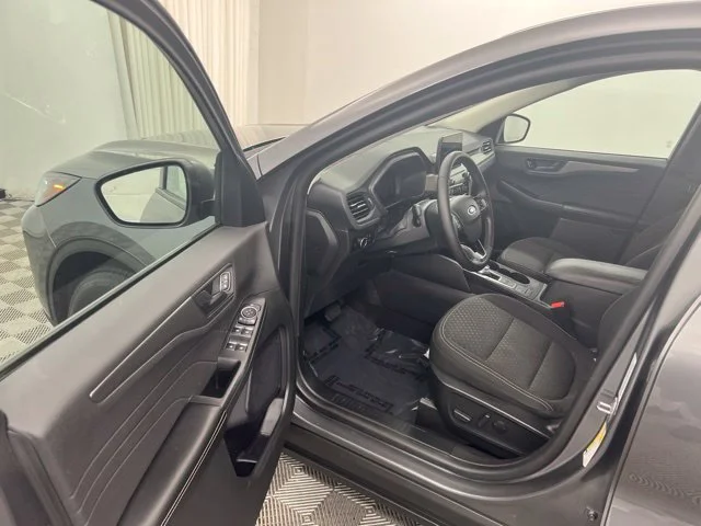 Used 2023 Gray Ford Active image 12
