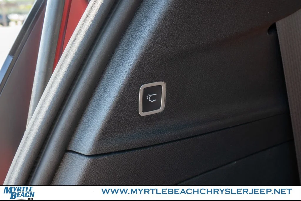 New 2026 Red Hot Pearl-Coat Exterior Paint Chrysler Pinnacle image 36