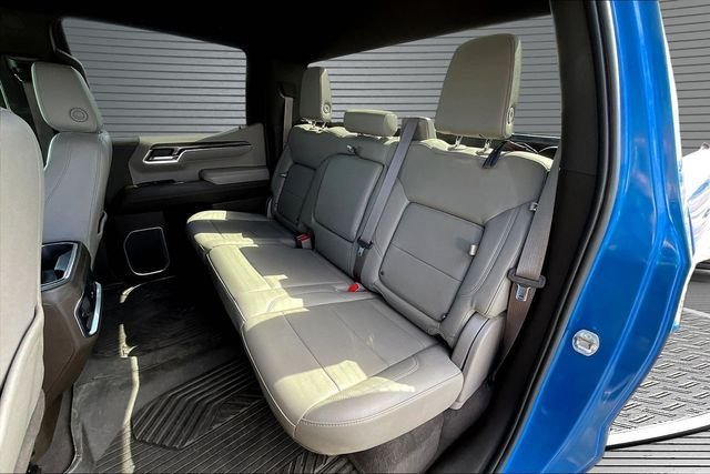 Used 2022 Blue Chevrolet LTZ image 23