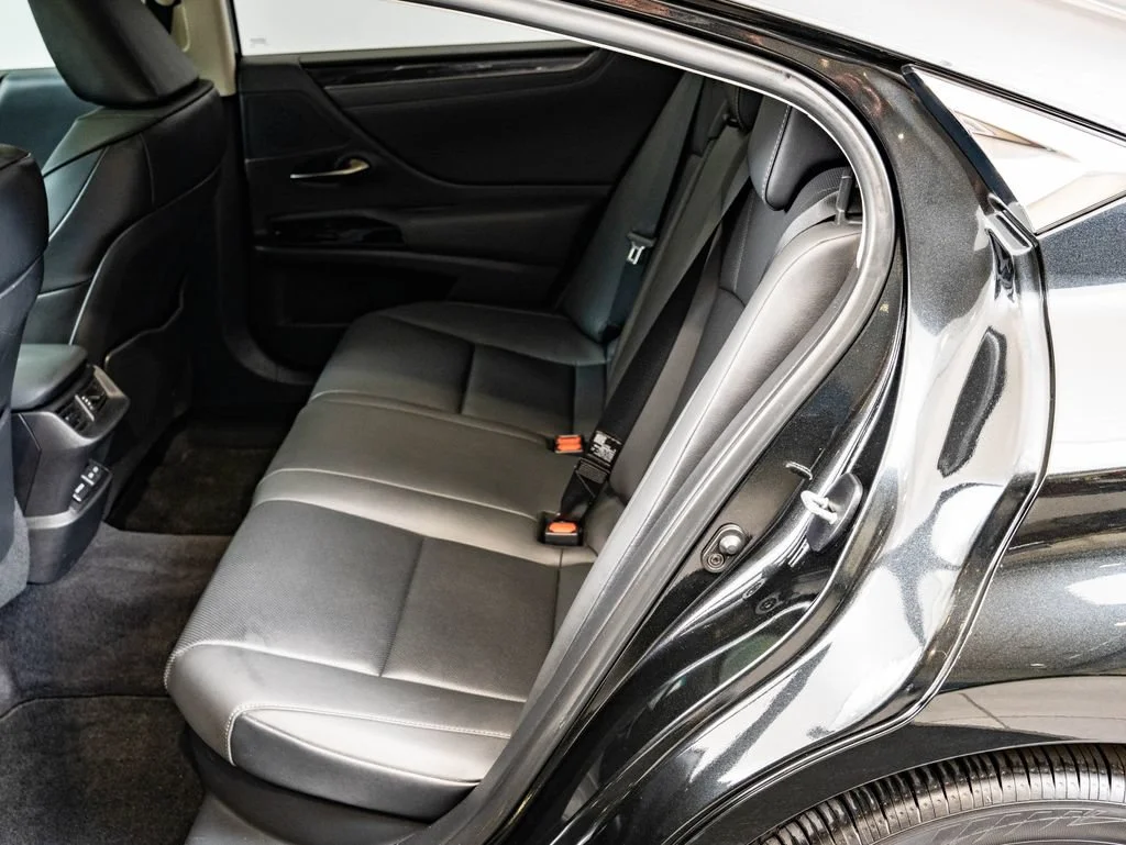 Used 2022 Graphite Black Lexus 300h image 41