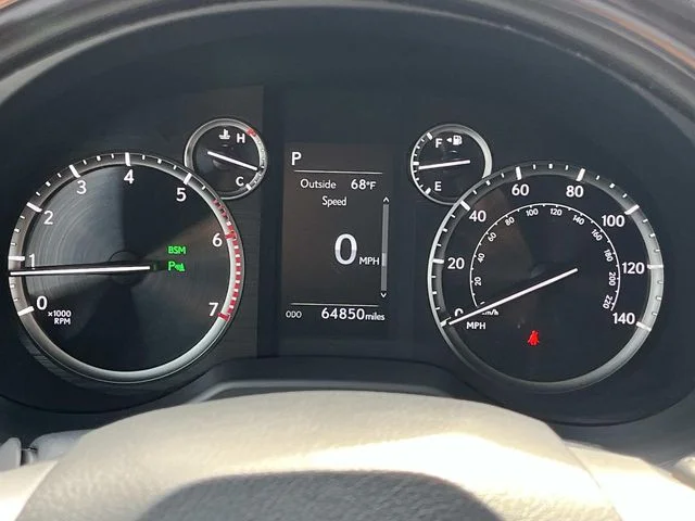 Used 2022 White Lexus 460 image 50