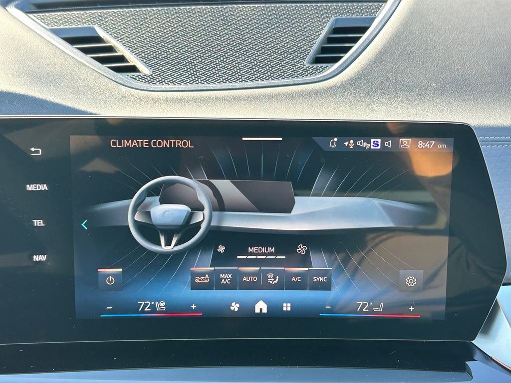 New 2026 Skyscraper Grey Metallic BMW xDrive28i image 24
