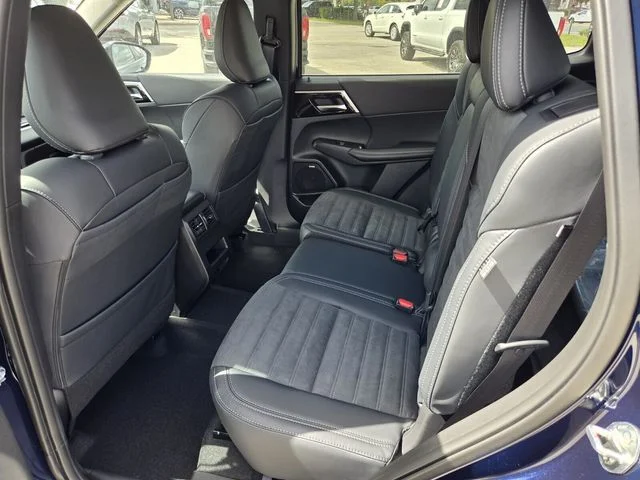 New 2026 Blue Mitsubishi SE 1.5T 2WD image 6
