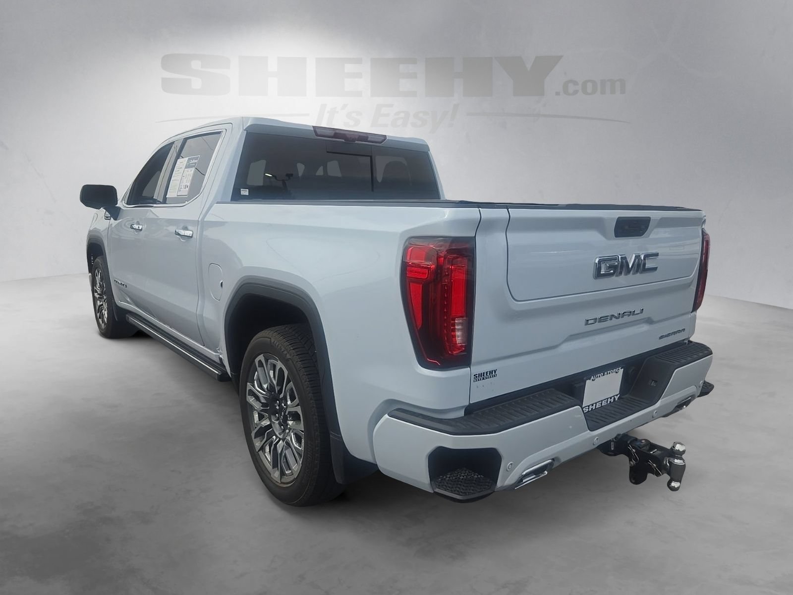 Used 2026 Glacier White Tricoat GMC Denali Ultimate image 14
