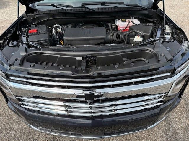 2025 Chevrolet Suburban Premier - Photo 36