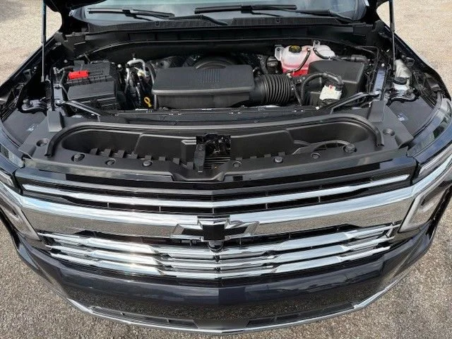 2025 Chevrolet Suburban Premier - Photo 36