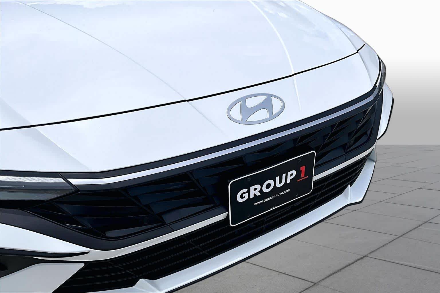 Used 2026 Serenity White Hyundai SEL Sport image 28
