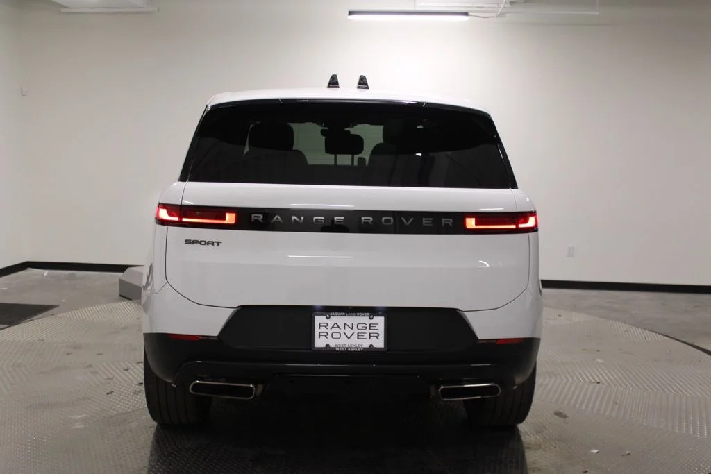 Used 2024 White Land Rover SE image 6