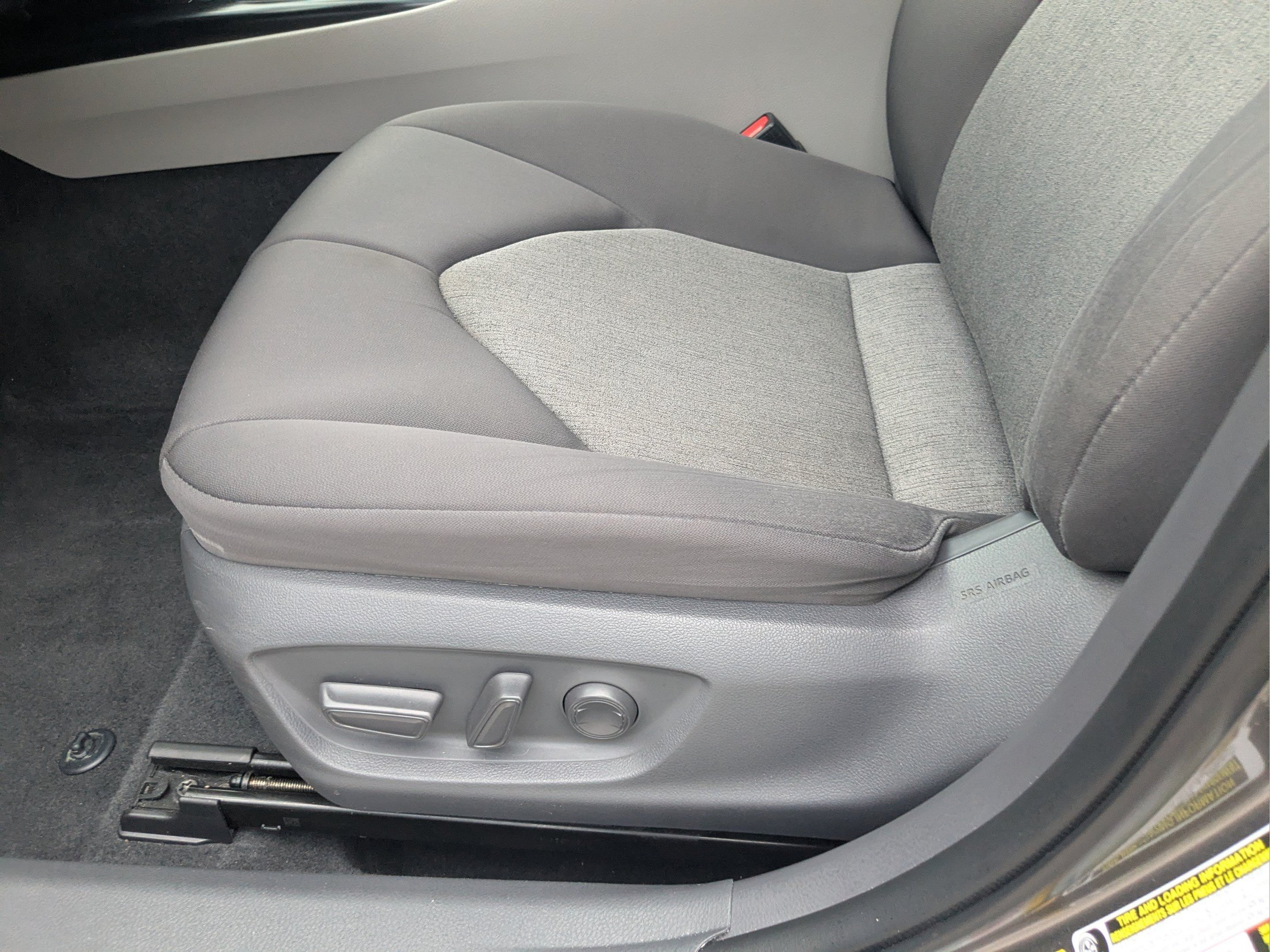 Used 2018 Predawn Gray Mica Toyota LE image 16