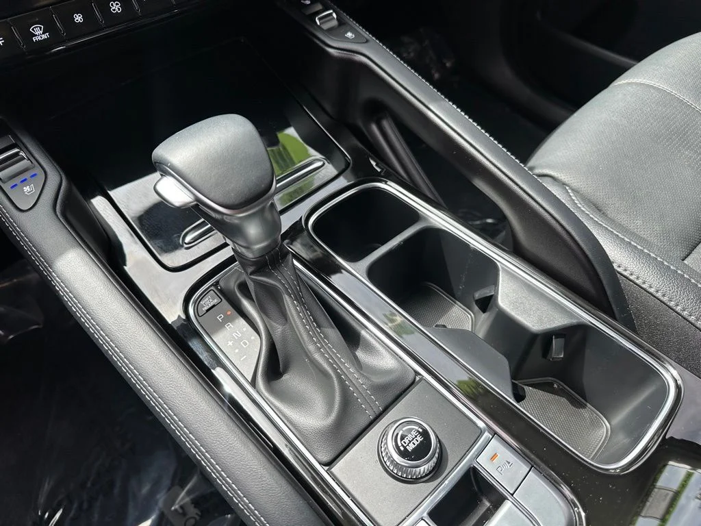 Used 2025 Silver Kia EX image 7