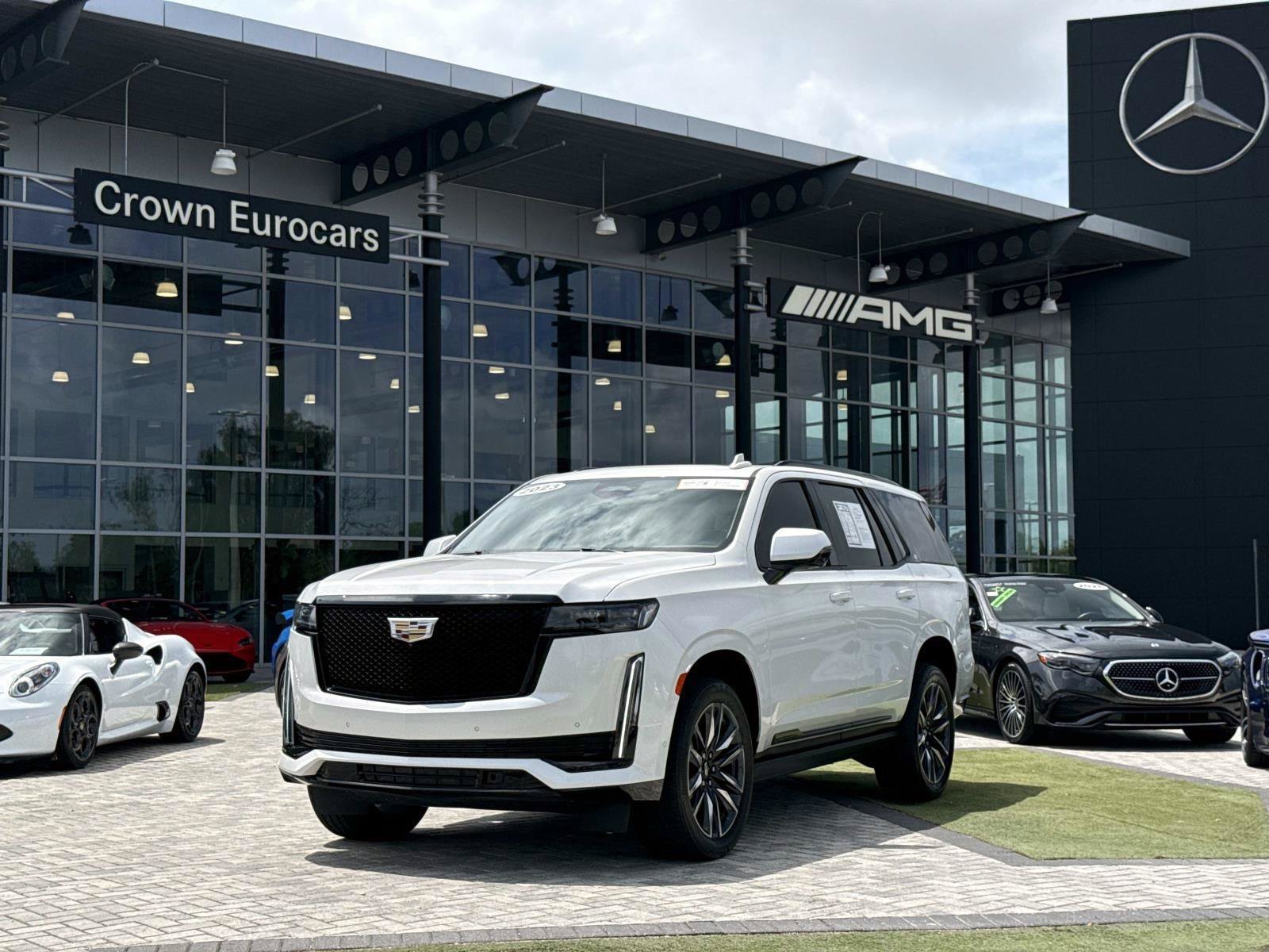 Used 2024 Crystal White Tricoat CADILLAC Sport Platinum image 1