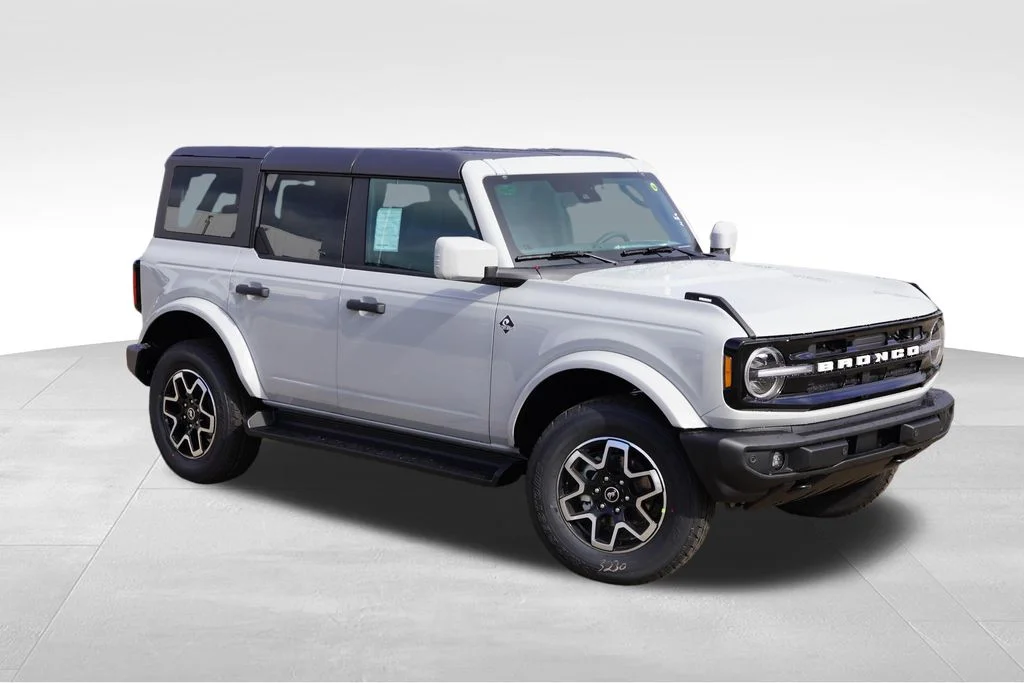 New 2026 Avalanche Gray Ford Outer Banks image 1