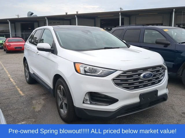 Used 2020 White Ford SEL image 3