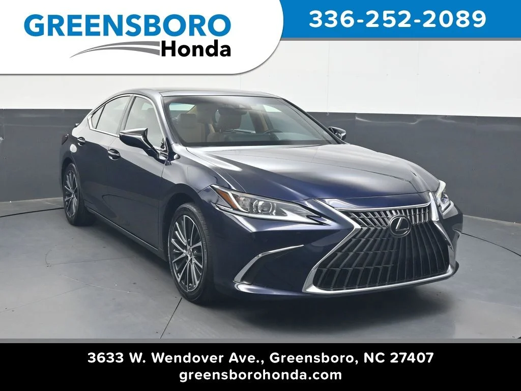 Used 2023  Lexus 350 image 1