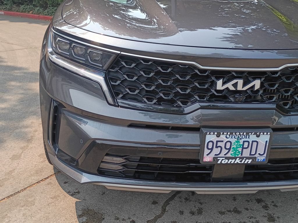 Used 2023 Platinum Graphite Kia SX Prestige image 10