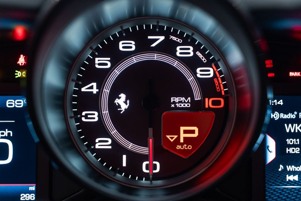 2022 Ferrari 812 Competizione 812 Competizione - Photo 30