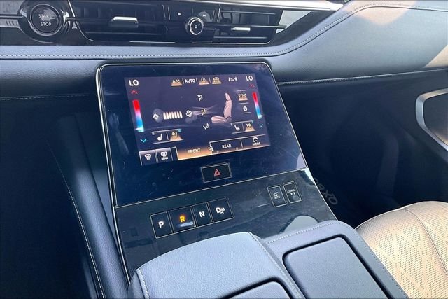 Used 2025 Silver INFINITI SENSORY image 31