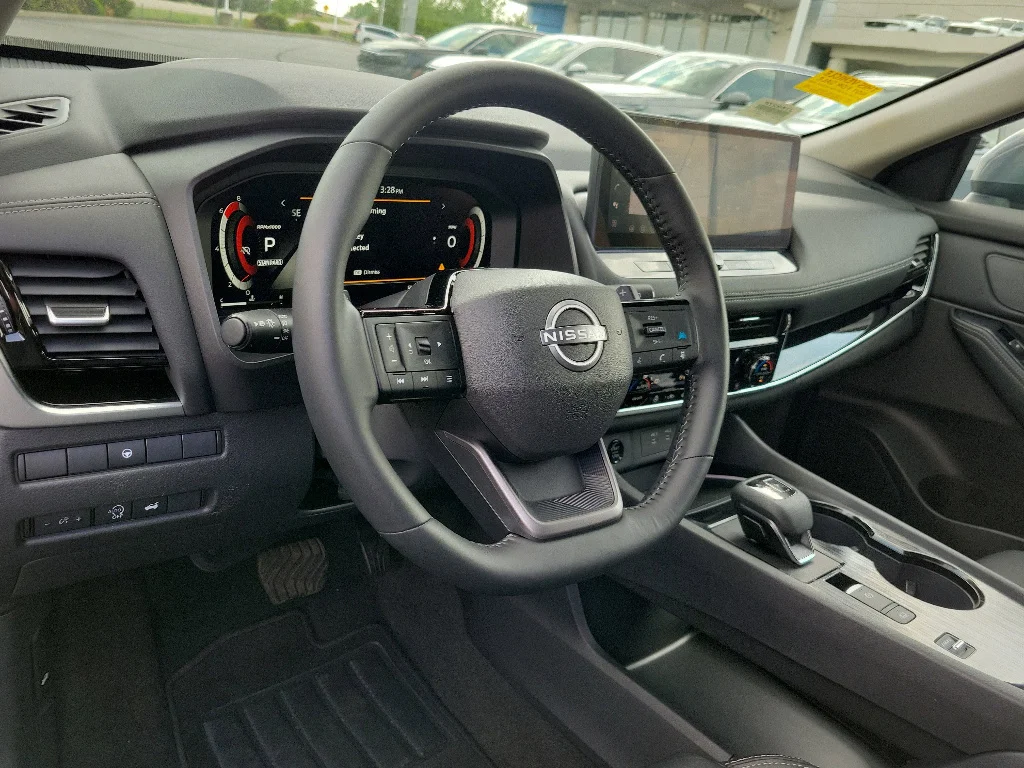 Used 2025 Boulder Gray Pearl Nissan SL image 18
