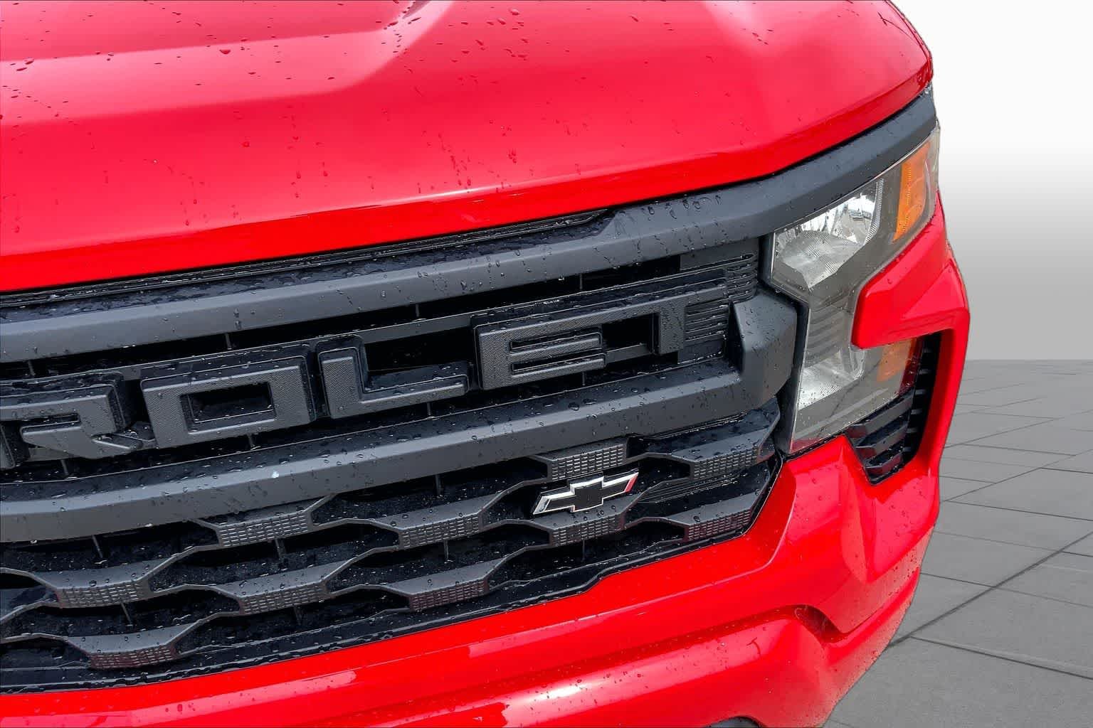 Used 2023 Red Hot Chevrolet Custom image 29