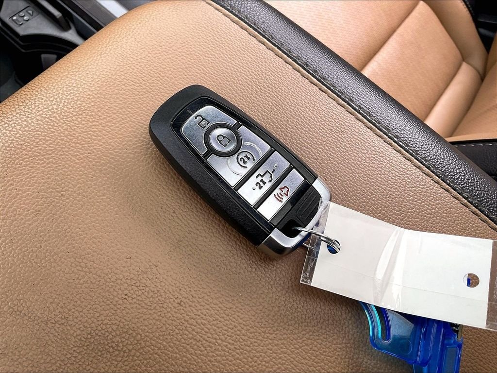 Used 2026 Glacier Gray Metallic Tri-Coat Ford Lariat image 29