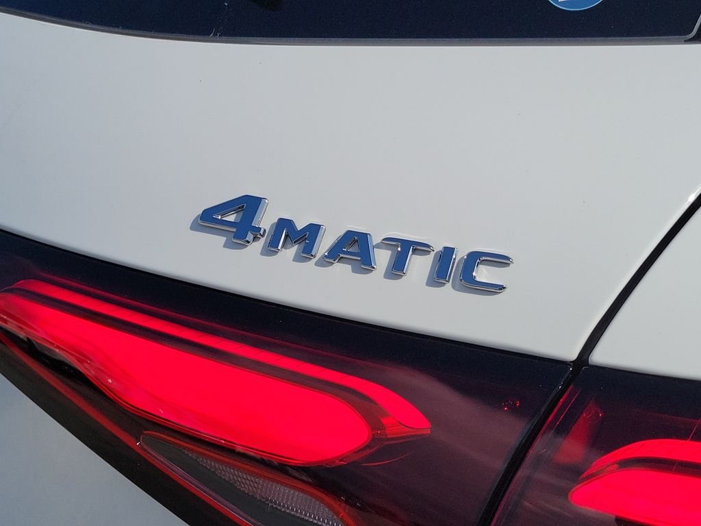 New 2027 Polar White Mercedes-Benz GLC 300 image 7