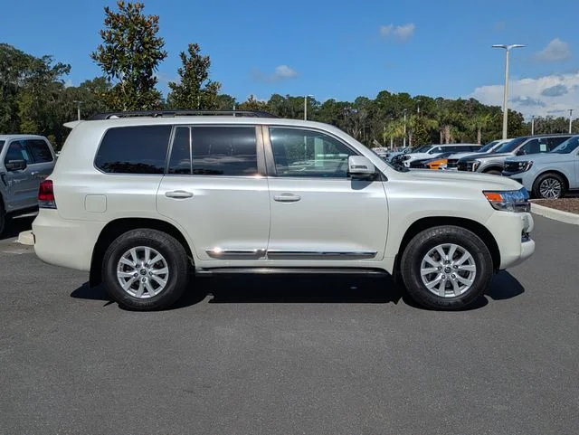 Used 2020 Blizzard Pearl Toyota Base image 3