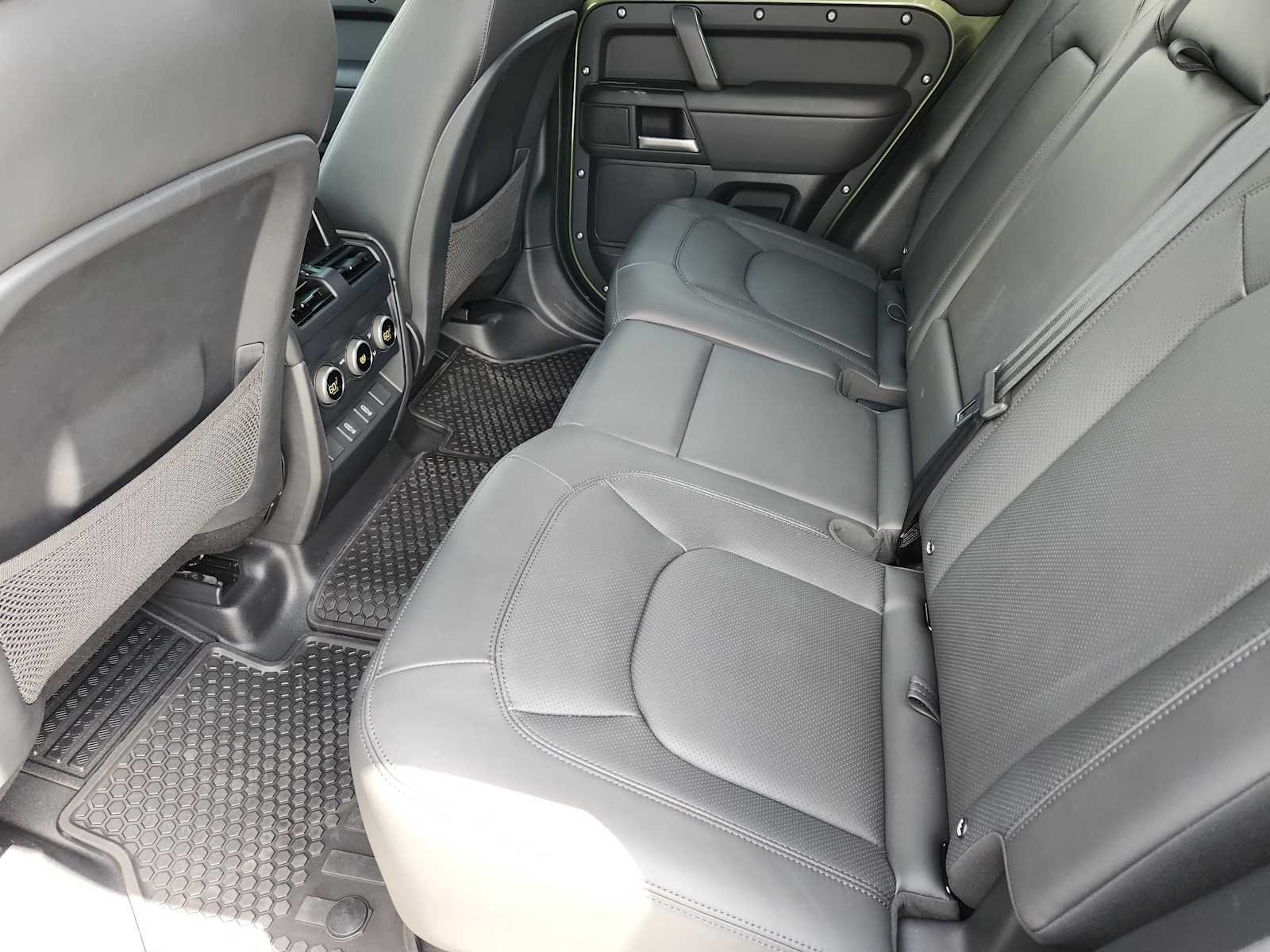 New 2026 Woolstone Green LAND ROVER X-Dynamic SE image 27