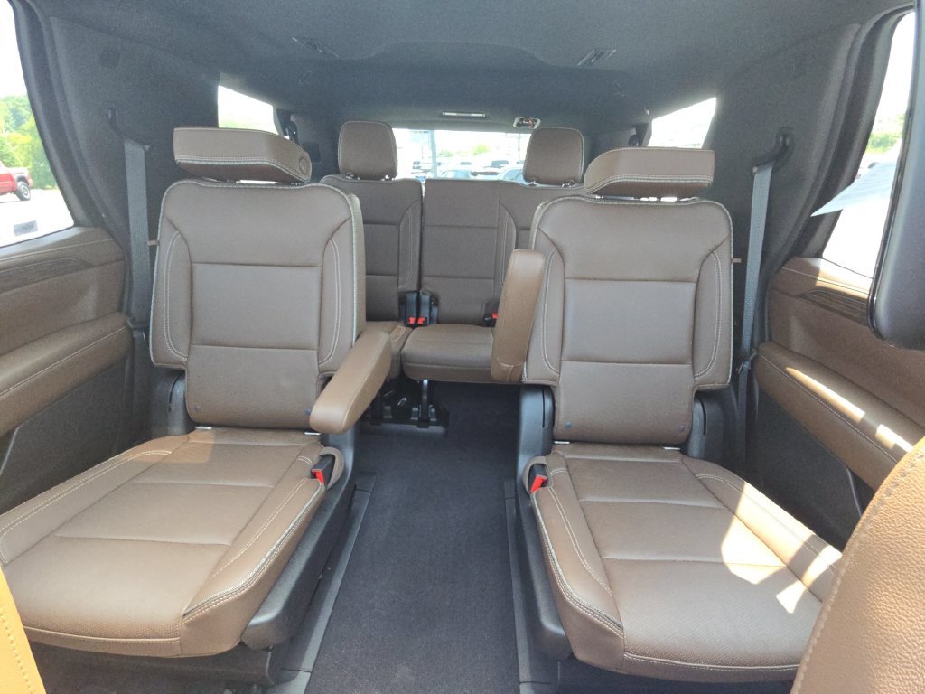 Used 2021 White Chevrolet High Country image 23