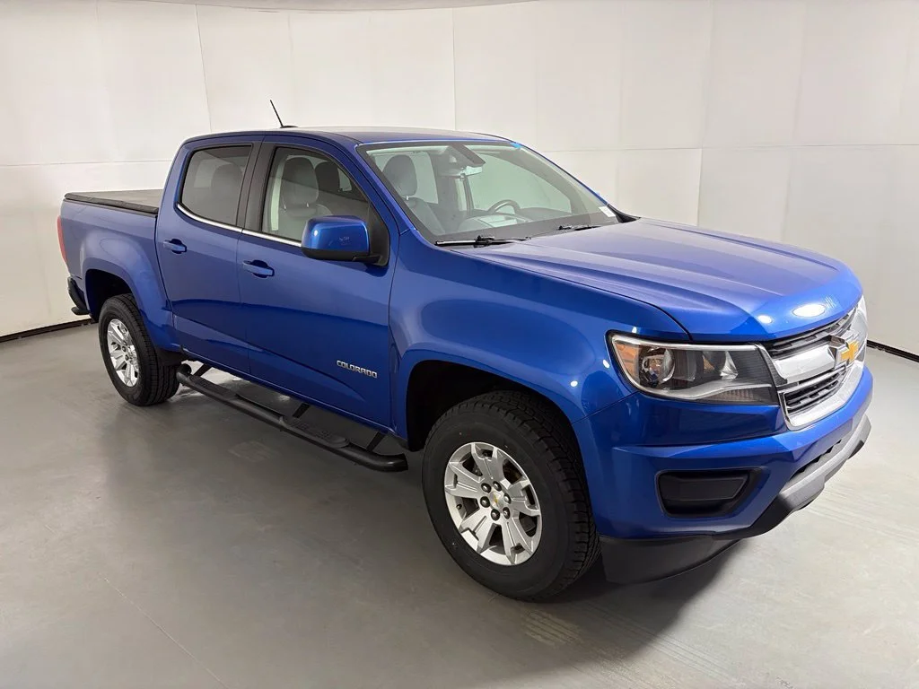 Used 2018 KINETIC BLUE METALLIC Chevrolet 2WD LT image 2