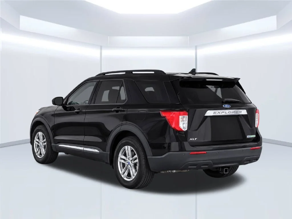 Used 2020 Black Ford XLT image 4