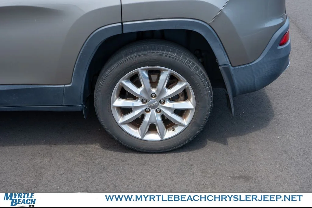 Used 2017 Light Brownstone Pearlcoat Jeep Limited image 12