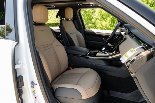 New 2027 Fuji White Land Rover Dynamic SE image 47