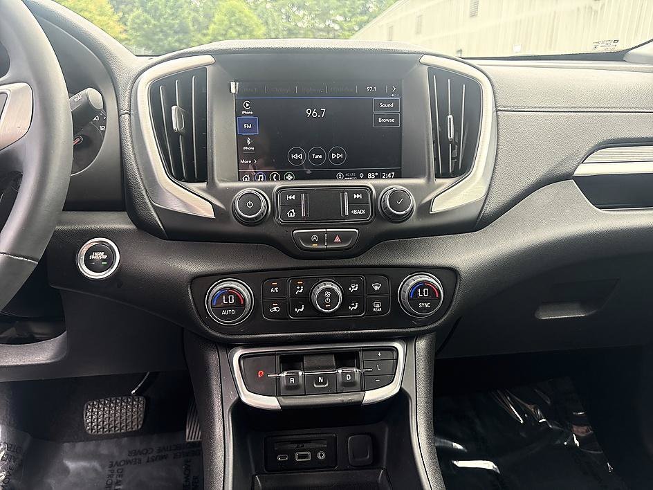Used 2024 Downpour Metallic GMC SLT image 12