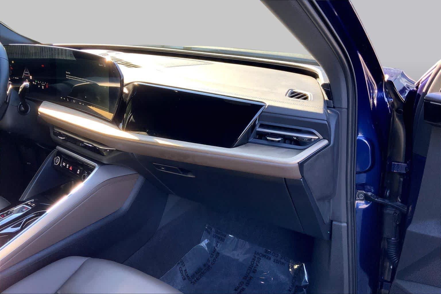 Used 2025 Navarra Blue Metallic Audi Premium image 19