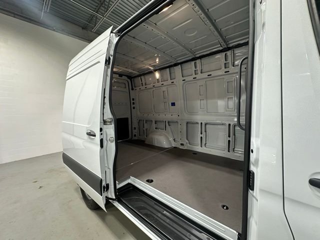 New 2026  Mercedes-Benz Cargo 144 WB image 13