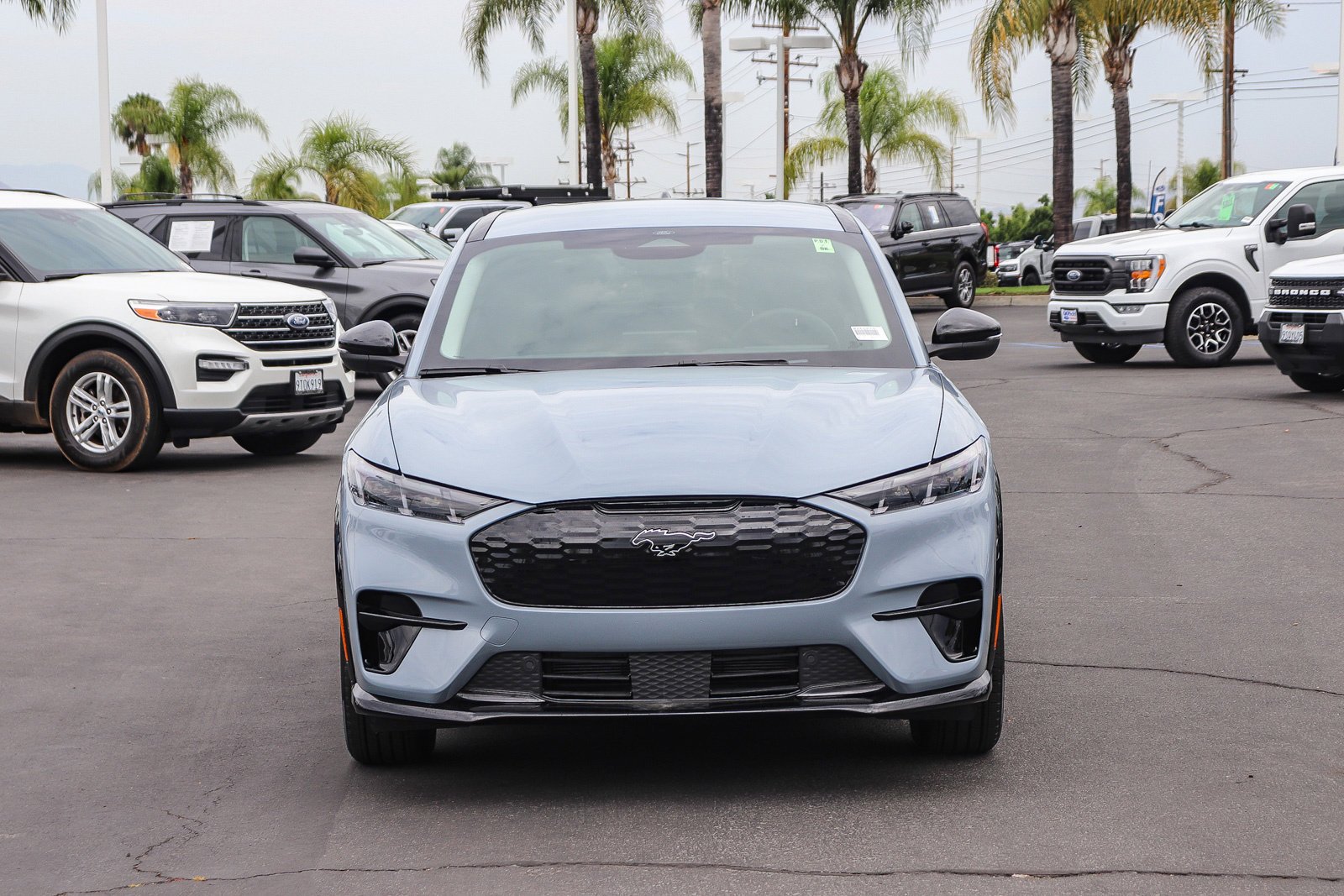New 2026 Glacier Gray Metallic Tri-coat Ford Premium image 2