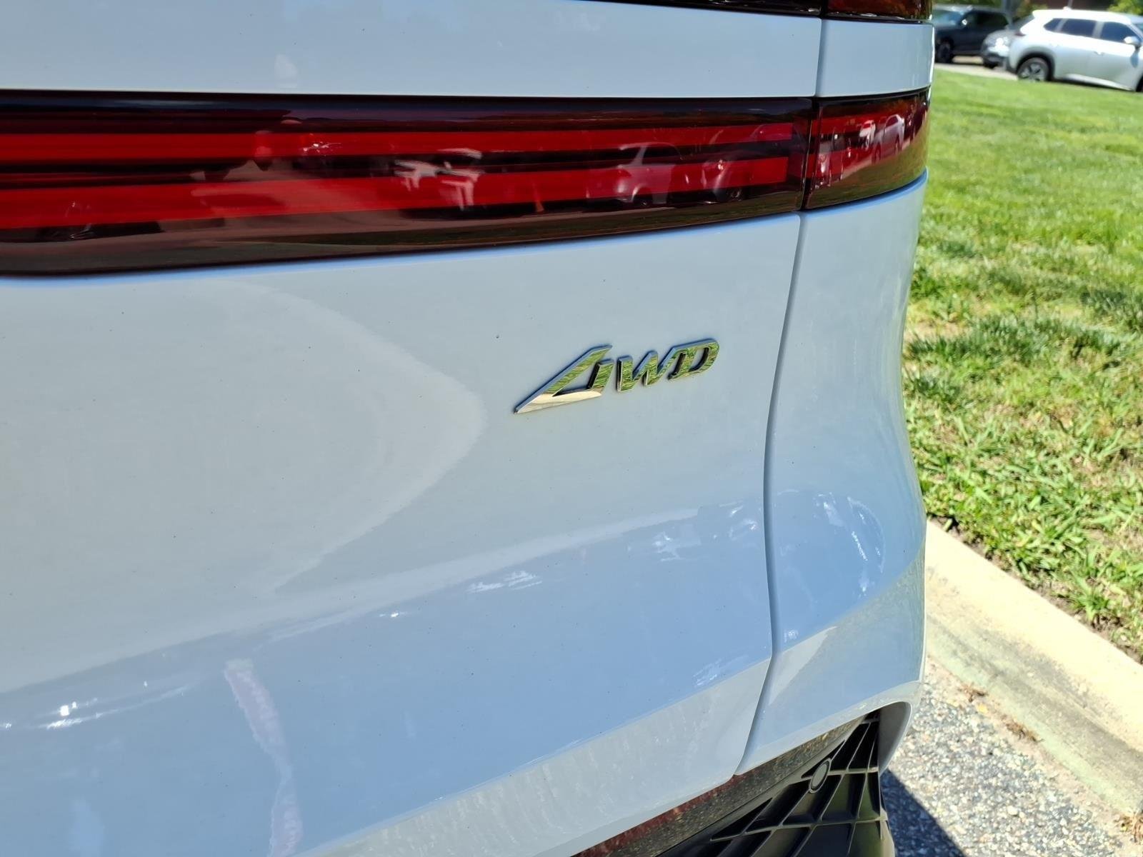 Used 2023 Alta White Genesis 2.5T image 10