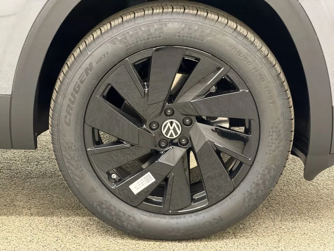 New 2026 Pure Gray Volkswagen 2.0T SE w/Technology image 10