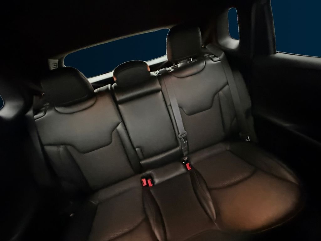 Used 2025 Silver Jeep Trailhawk image 18