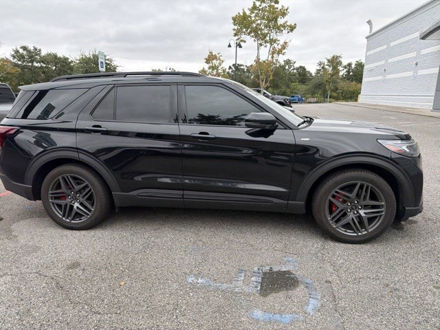 Certified Used 2025 Black Metallic Ford ST-Line image 30