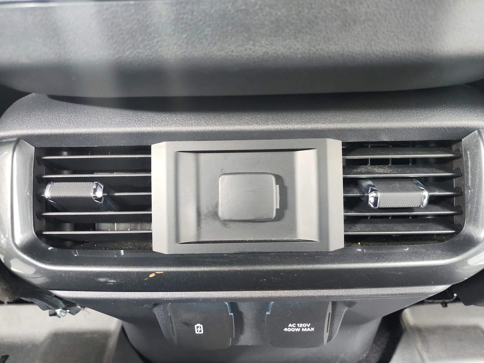Used 2023 White Ford XLT image 41