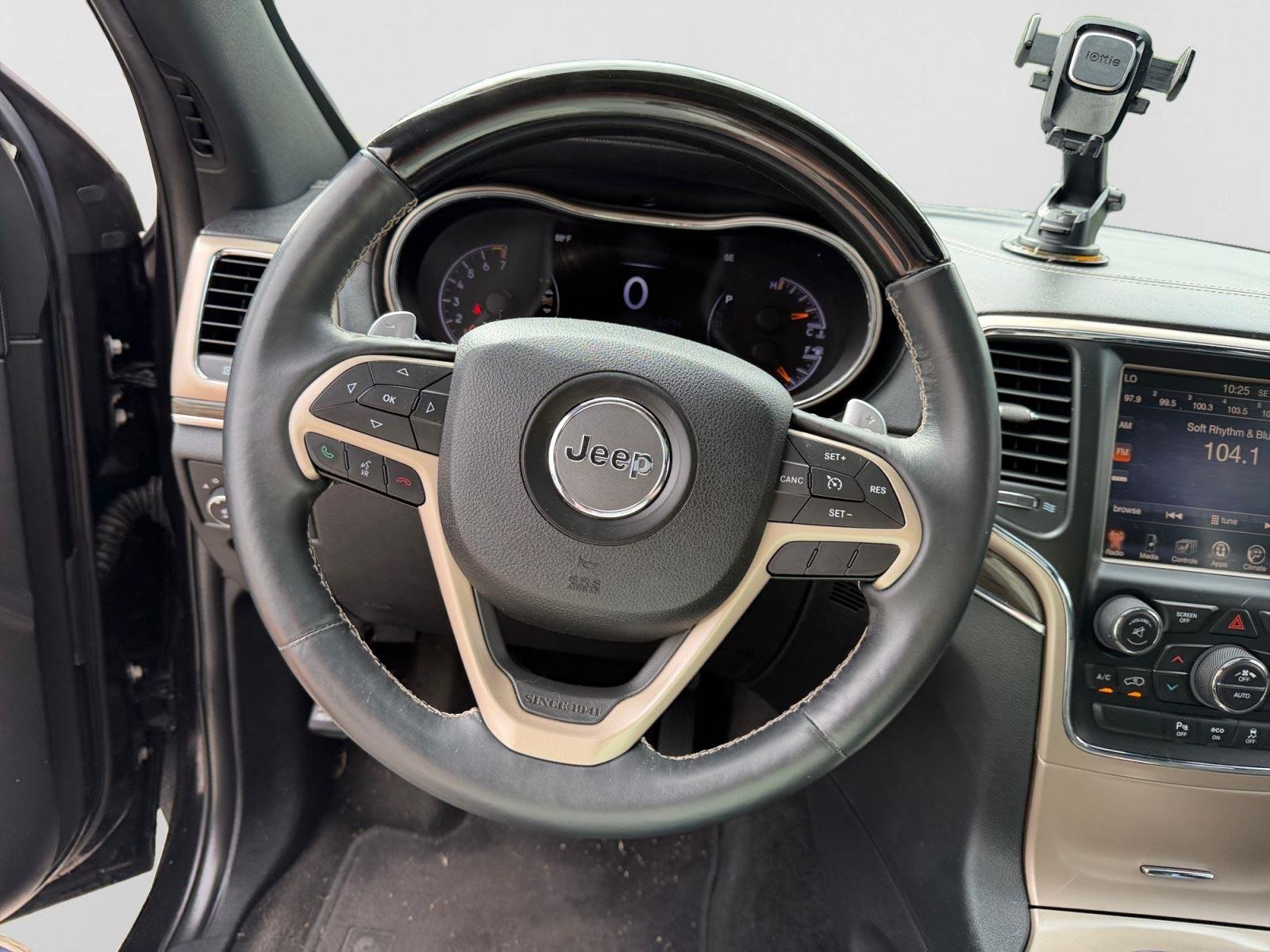 Used 2015 Brilliant Black Crystal Pearlcoat Jeep Overland image 15