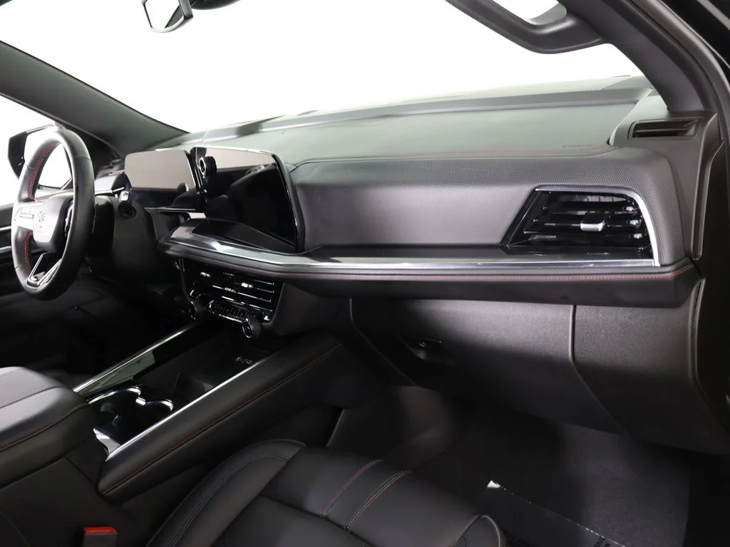 Used 2025 Black Chevrolet RST image 34