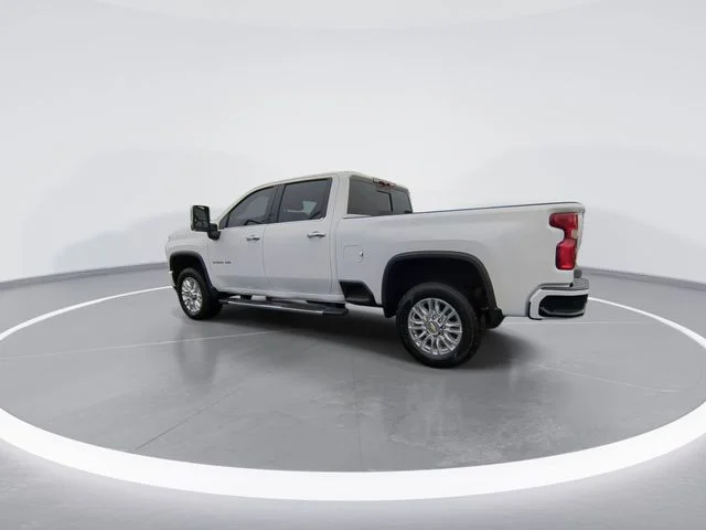 Used 2023 White Chevrolet High Country image 6