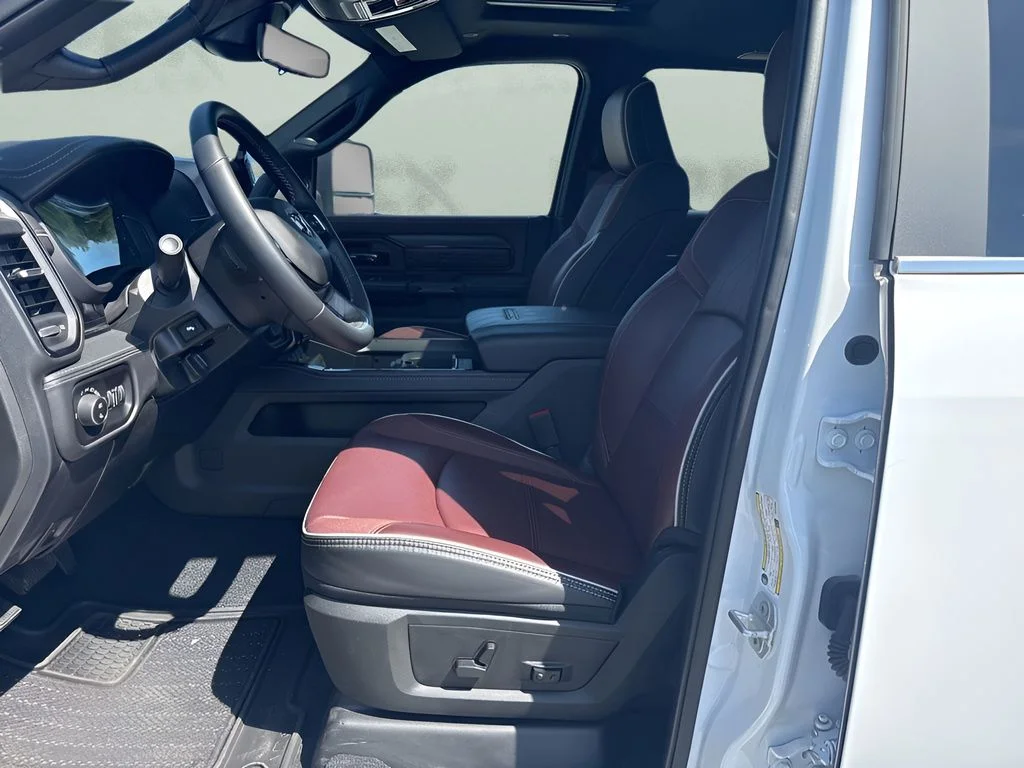Used 2025 White Ram Limited image 9