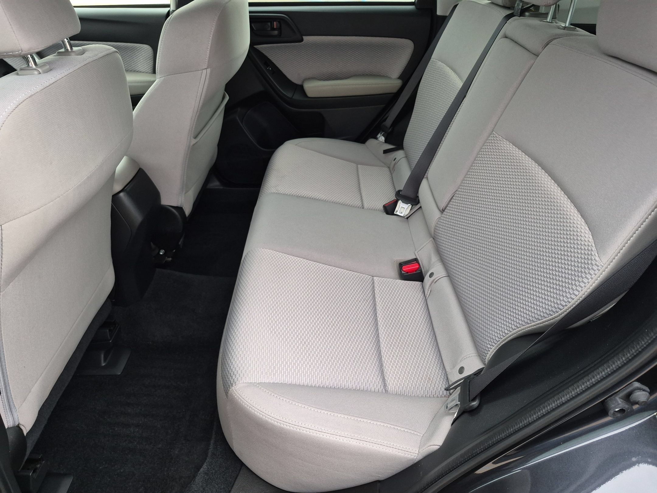 Used 2018 Dark Gray Metallic Subaru 2.5i Premium AWD image 22