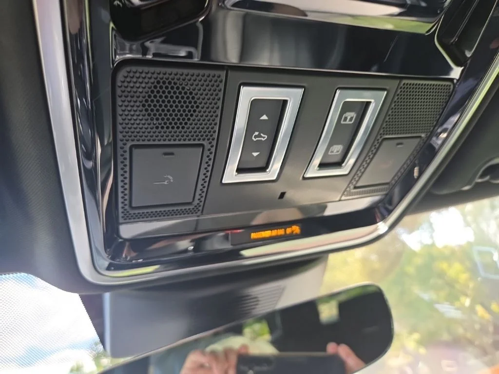 Used 2017 Black Land Rover 5.0L V8 Supercharged image 24
