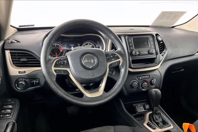 Used 2016 Red Jeep Sport image 3