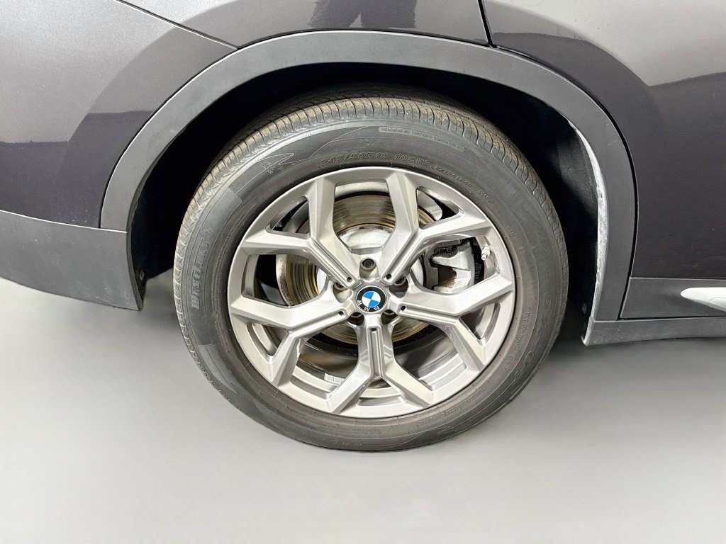 Used 2022 Dark Graphite Metallic BMW xDrive30i image 29