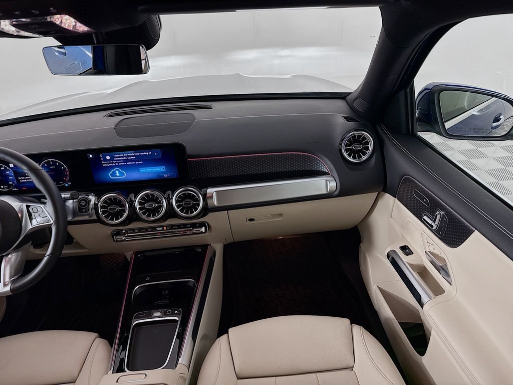 Used 2025 Blue Mercedes-Benz GLB 250 image 20